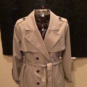 Short trench coat.